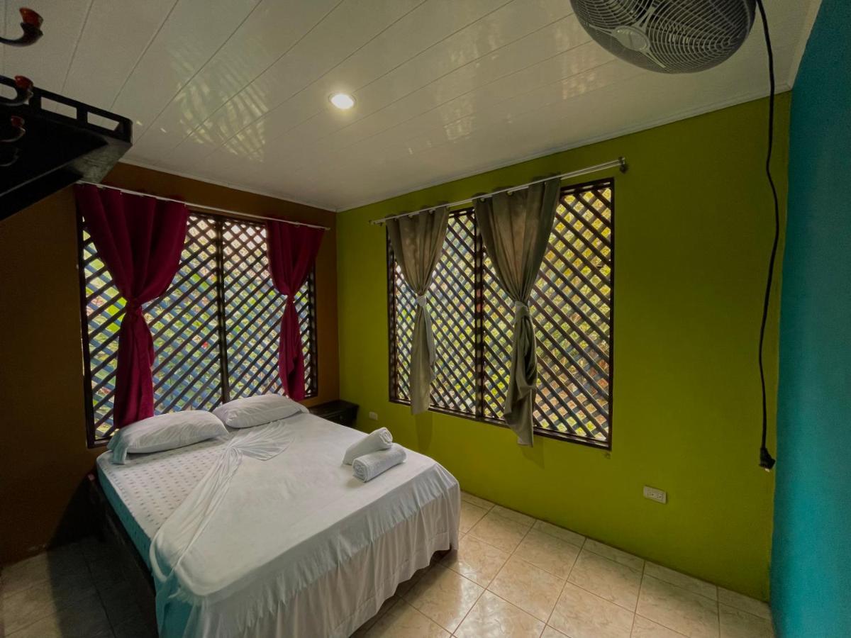 Los Amigos Jungle Hotel Тортугеро Екстер'єр фото